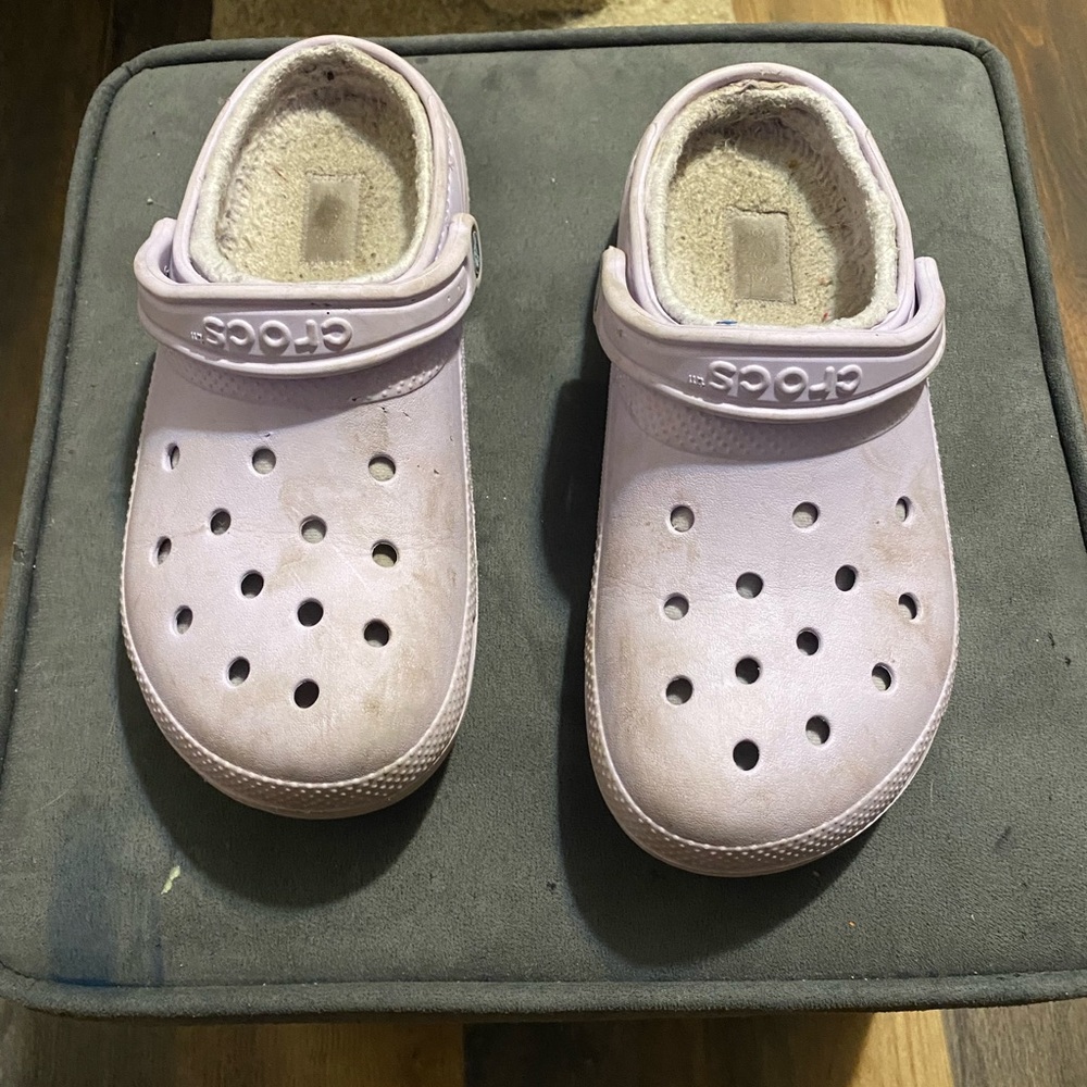 fuzzy crocs